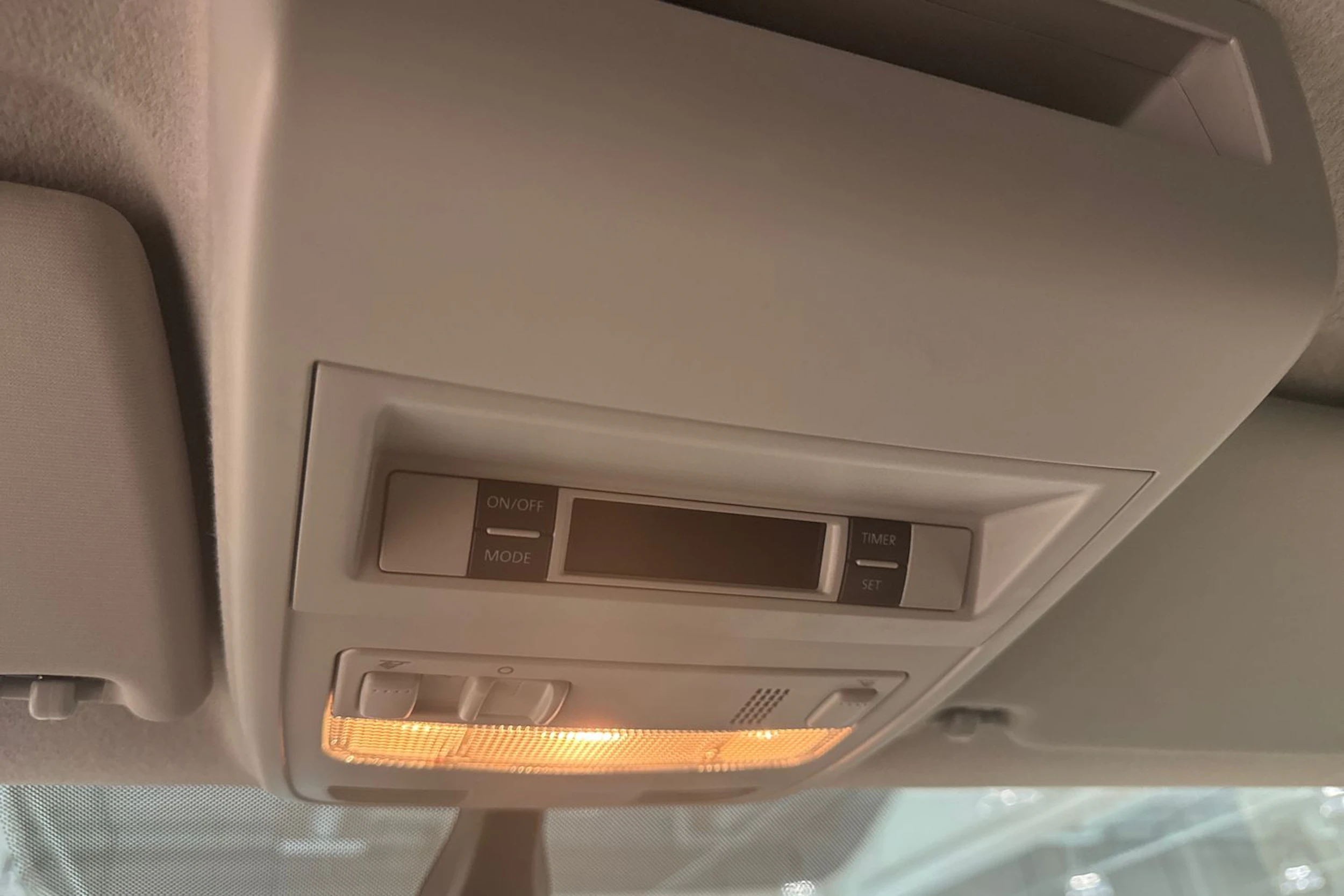 musta Volkswagen Transporter 2017 kuva 23.