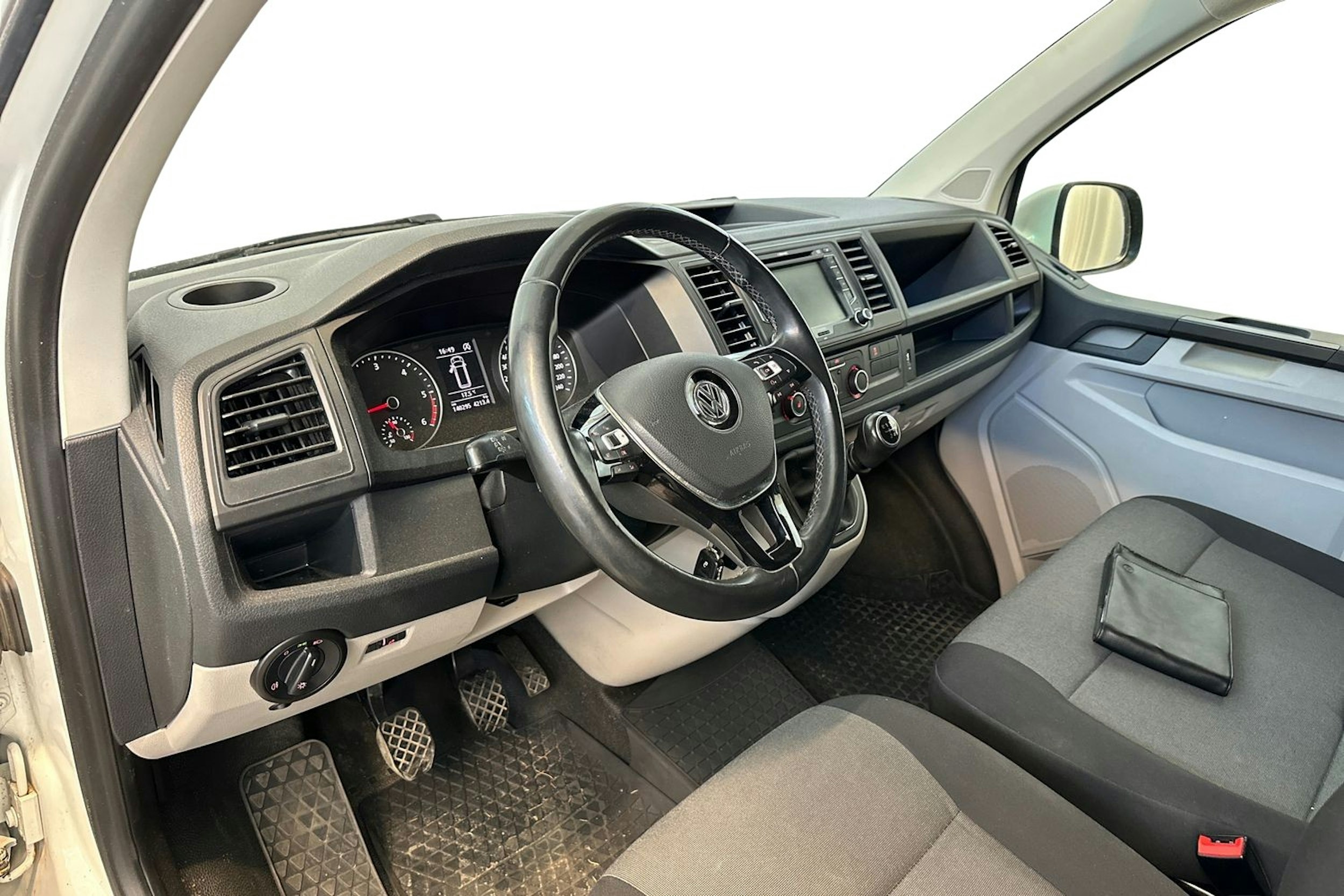 Valkoinen Volkswagen TRANSPORTER 2017 kuva 3.