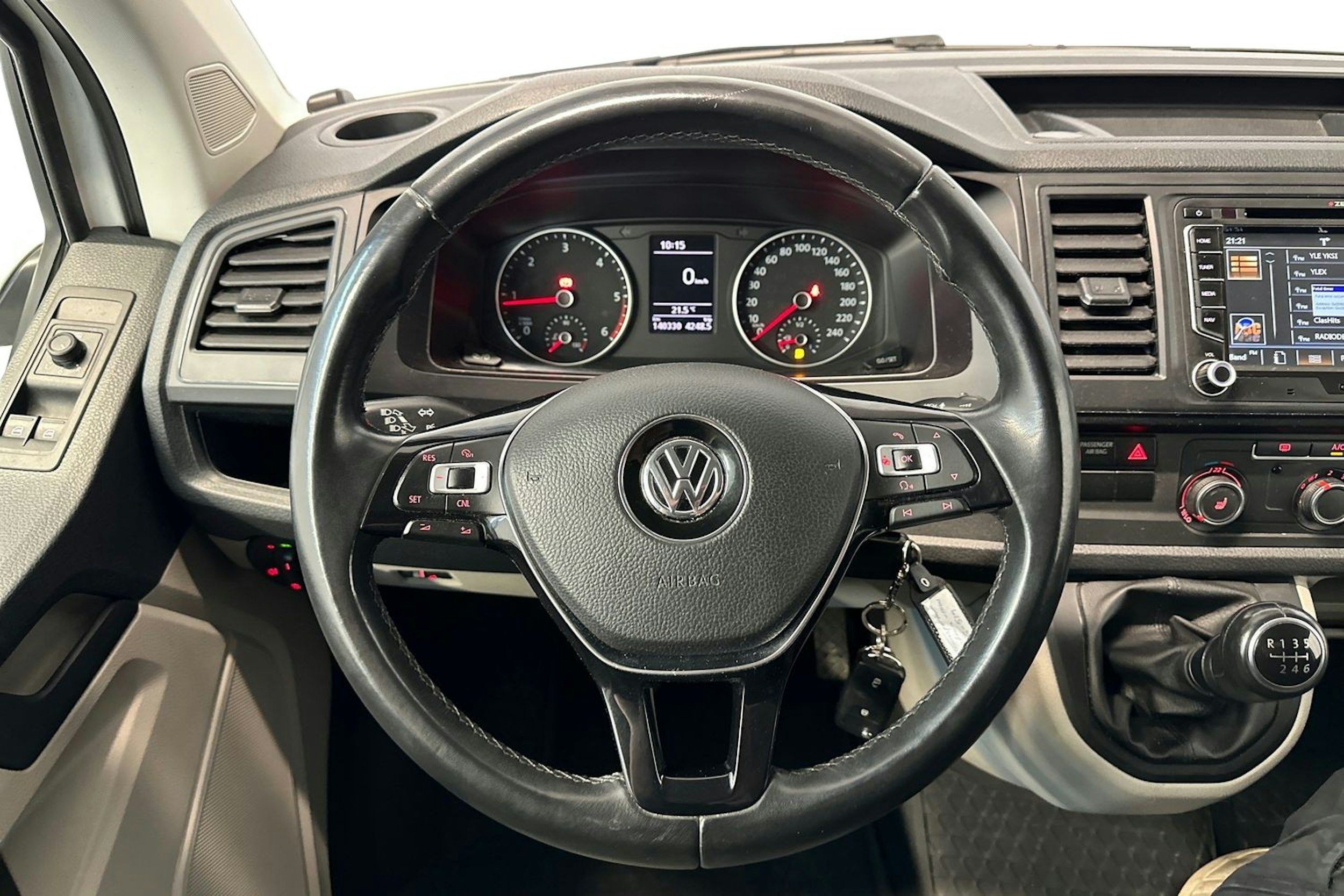 Valkoinen Volkswagen TRANSPORTER 2017 kuva 9.