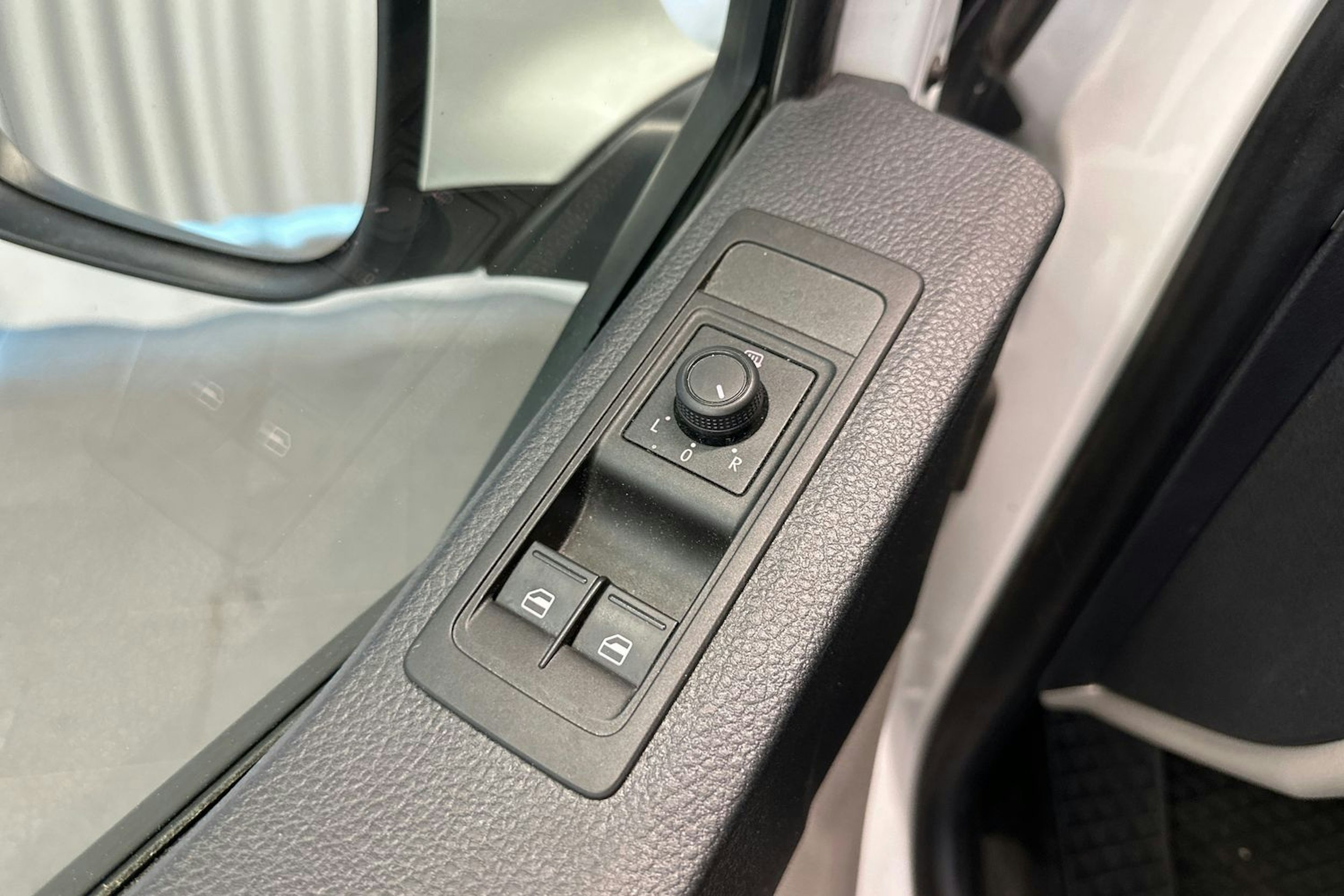 Valkoinen Volkswagen TRANSPORTER 2017 kuva 16.