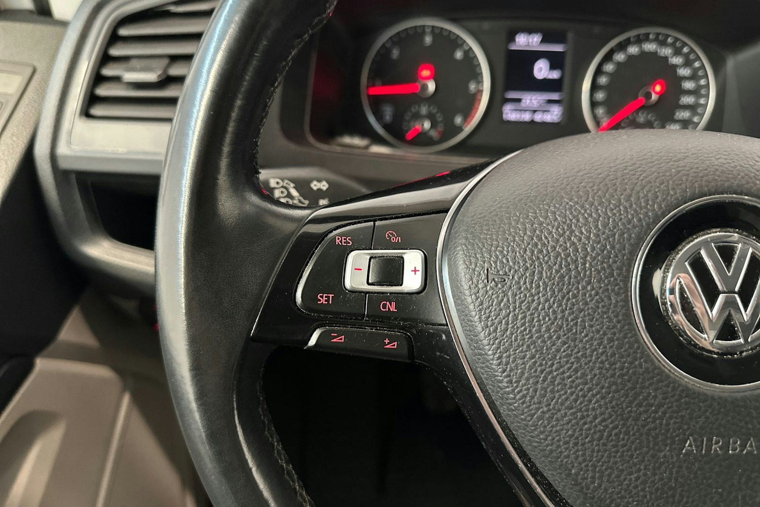 Valkoinen Volkswagen TRANSPORTER 2017 kuva 18.