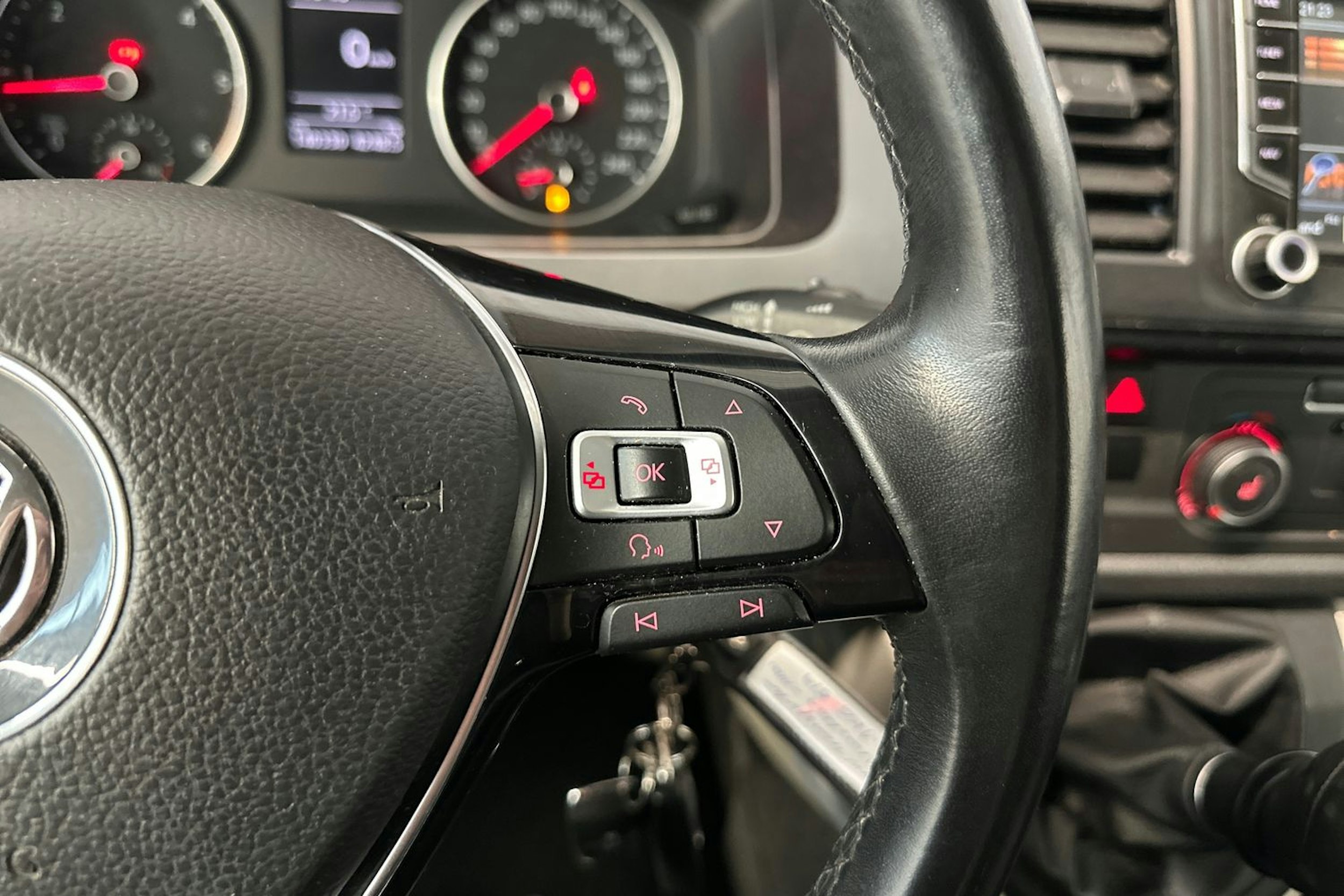 Valkoinen Volkswagen TRANSPORTER 2017 kuva 19.