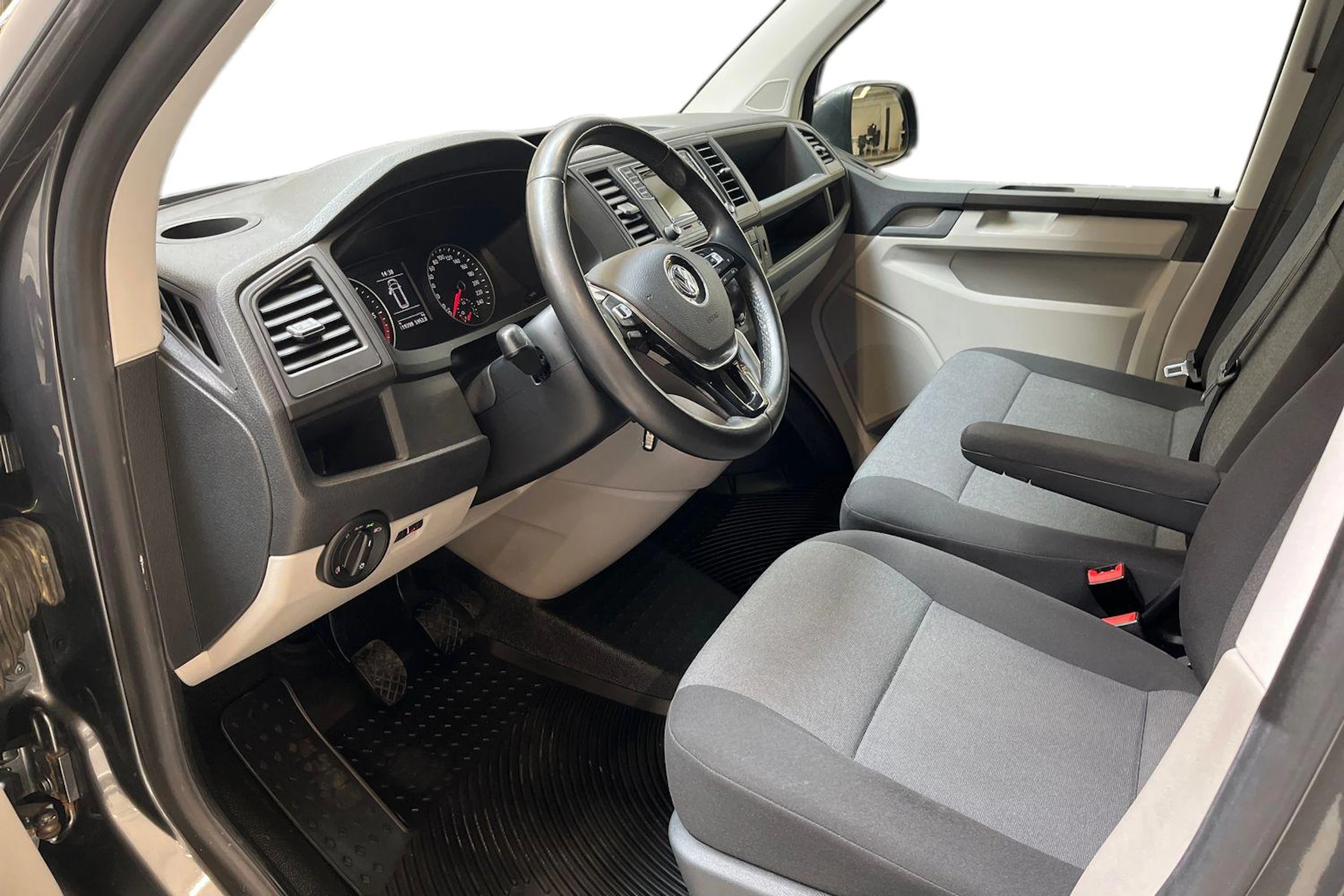 harmaa Volkswagen Transporter 2017 kuva 8.