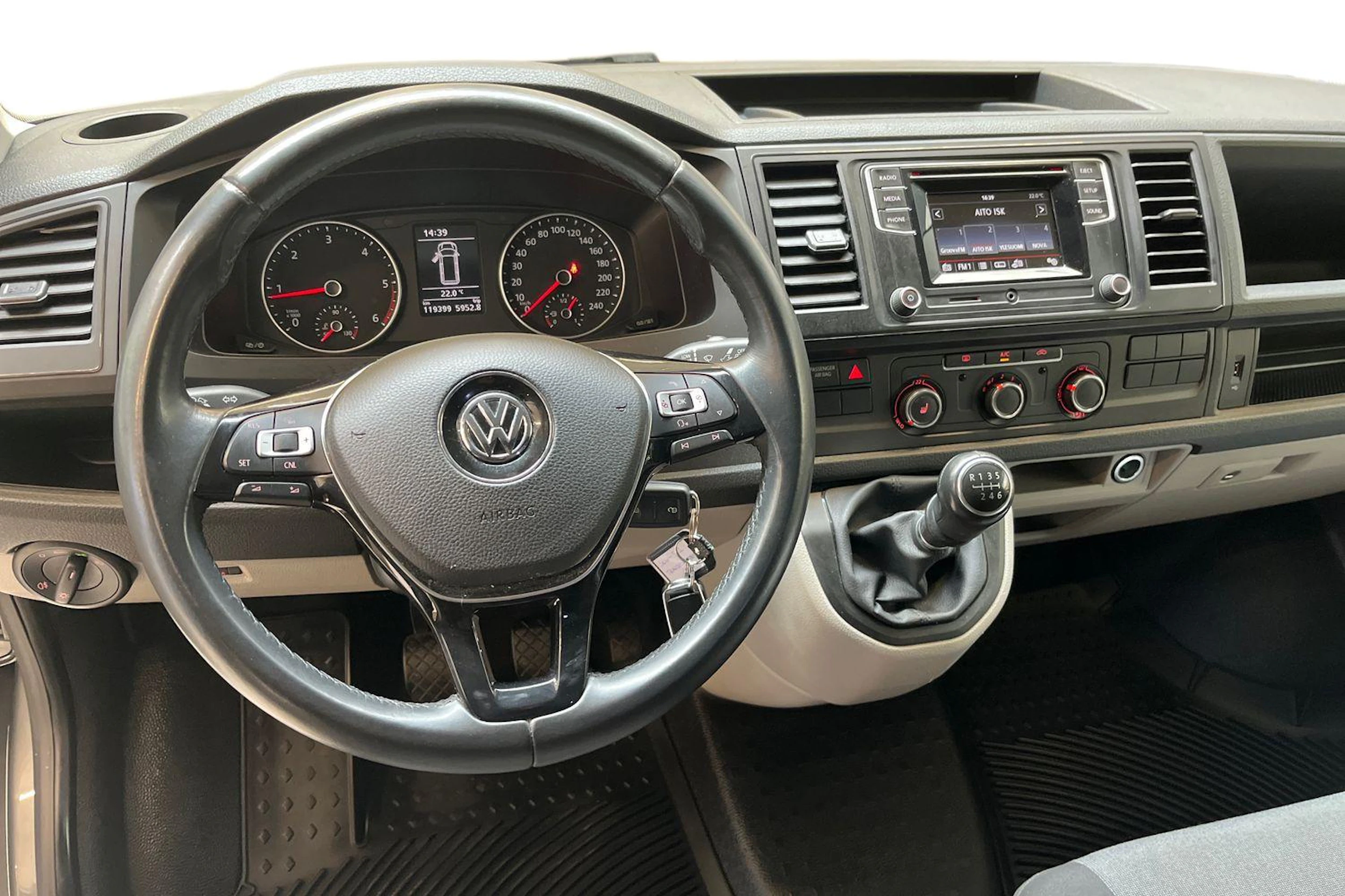 harmaa Volkswagen Transporter 2017 kuva 9.