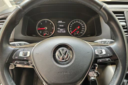 harmaa Volkswagen Transporter 2017 kuva 20.