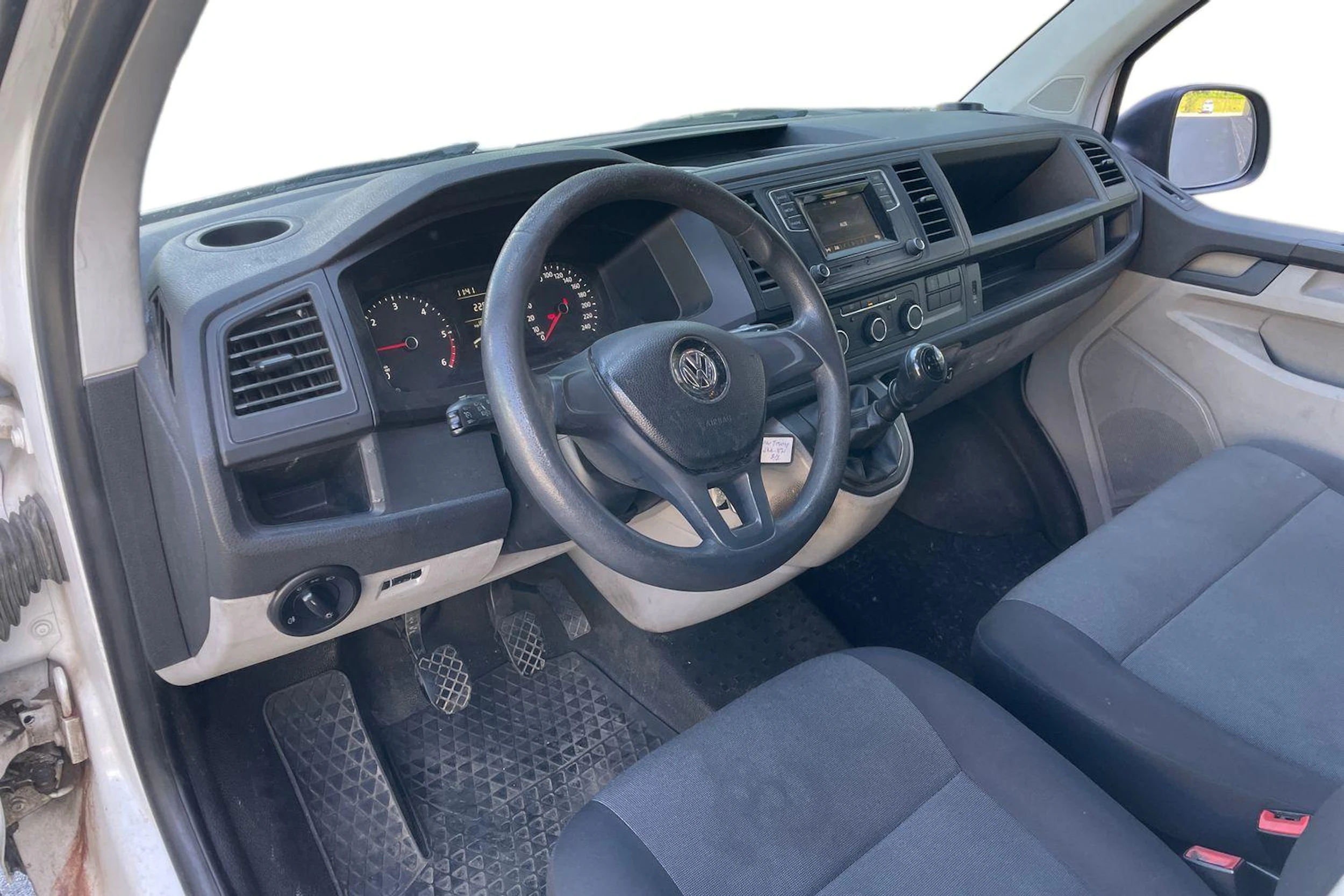Valkoinen Volkswagen TRANSPORTER 2017 kuva 3.