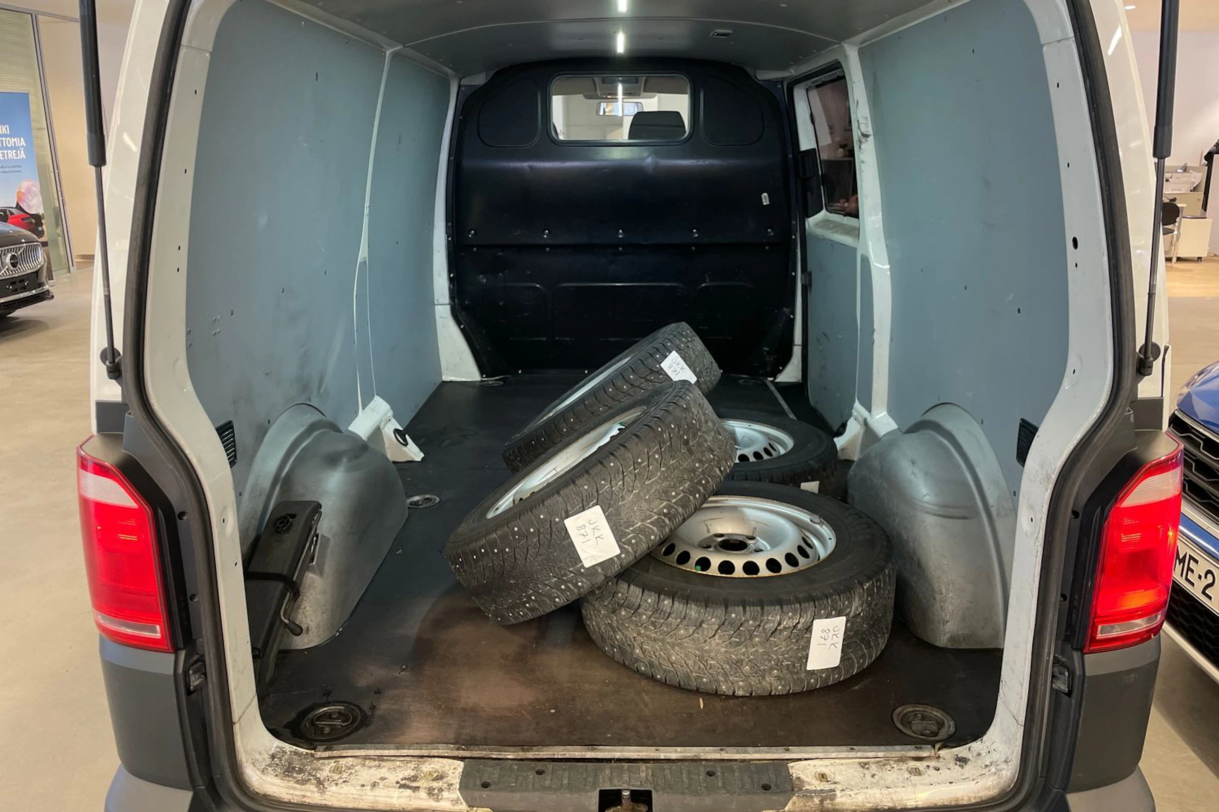 Valkoinen Volkswagen TRANSPORTER 2017 kuva 19.