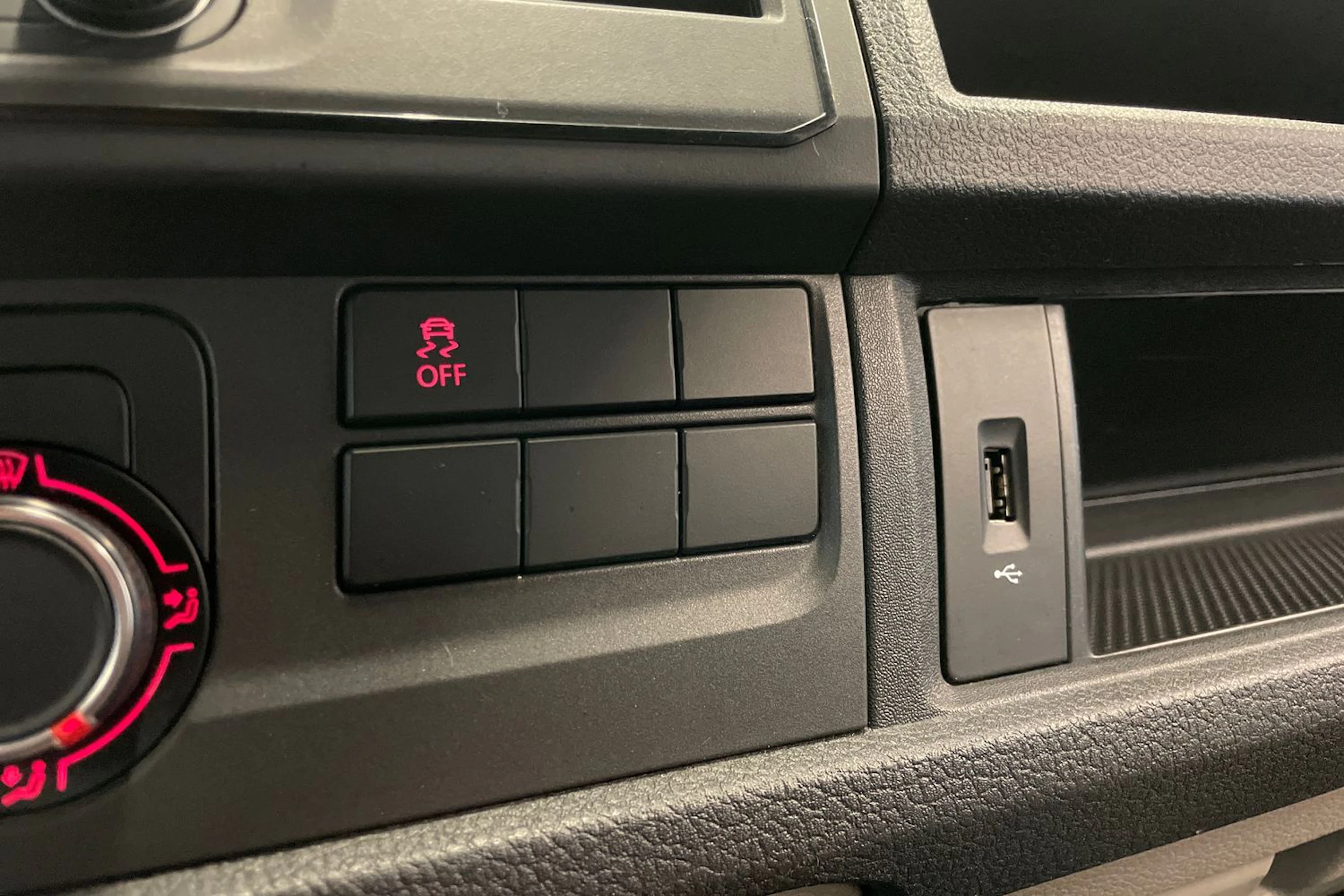Valkoinen Volkswagen TRANSPORTER 2017 kuva 21.