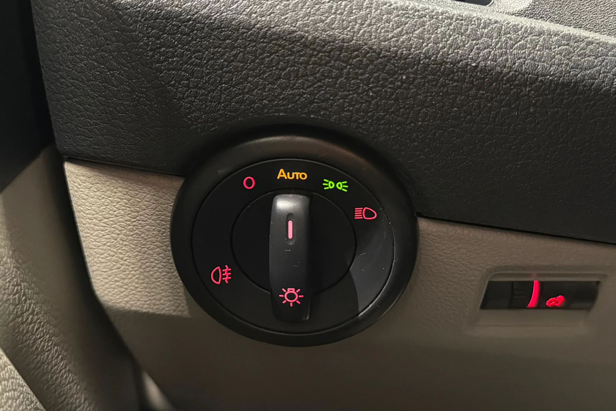 Valkoinen Volkswagen TRANSPORTER 2017 kuva 16.