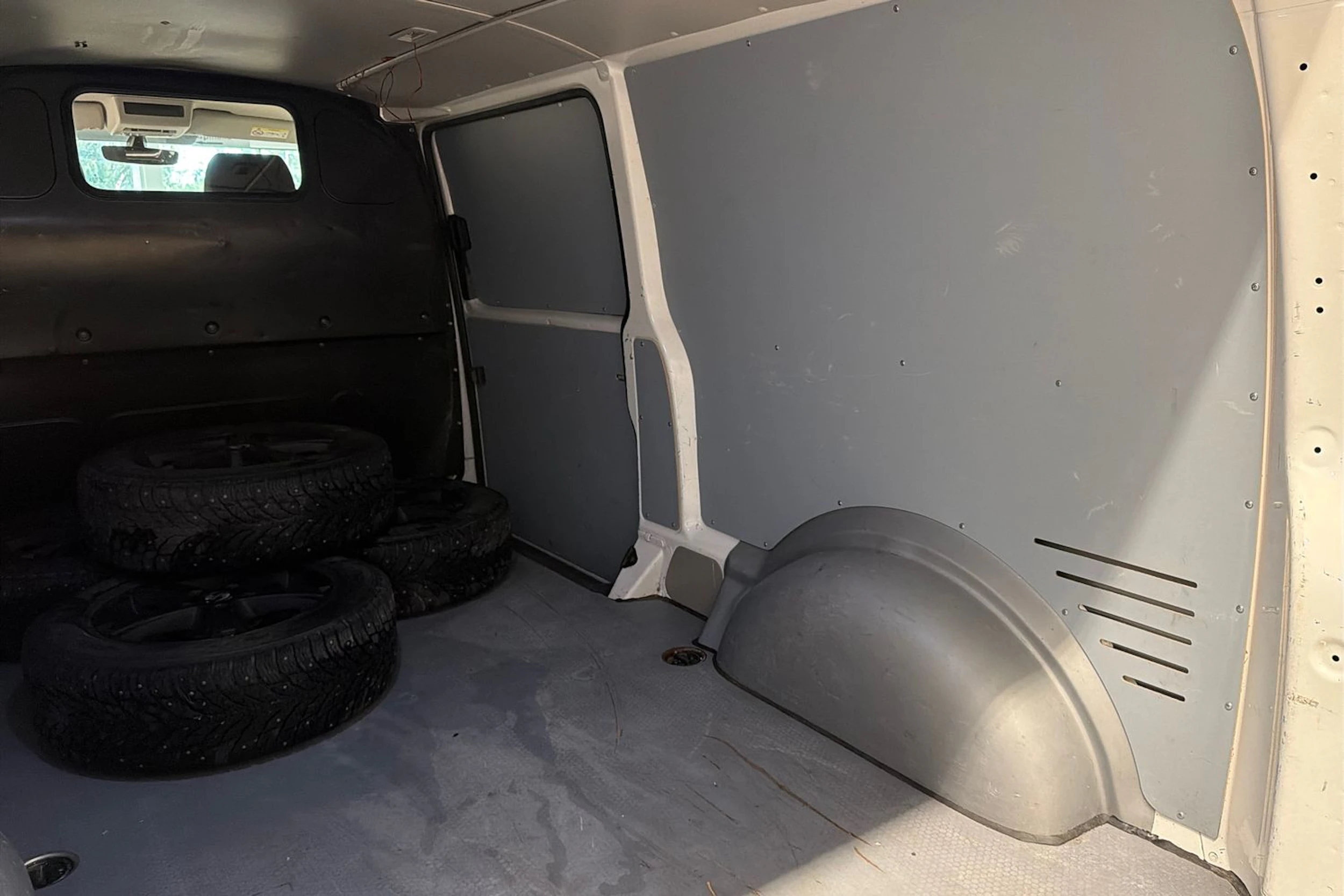 Valkoinen Volkswagen TRANSPORTER 2017 kuva 32.