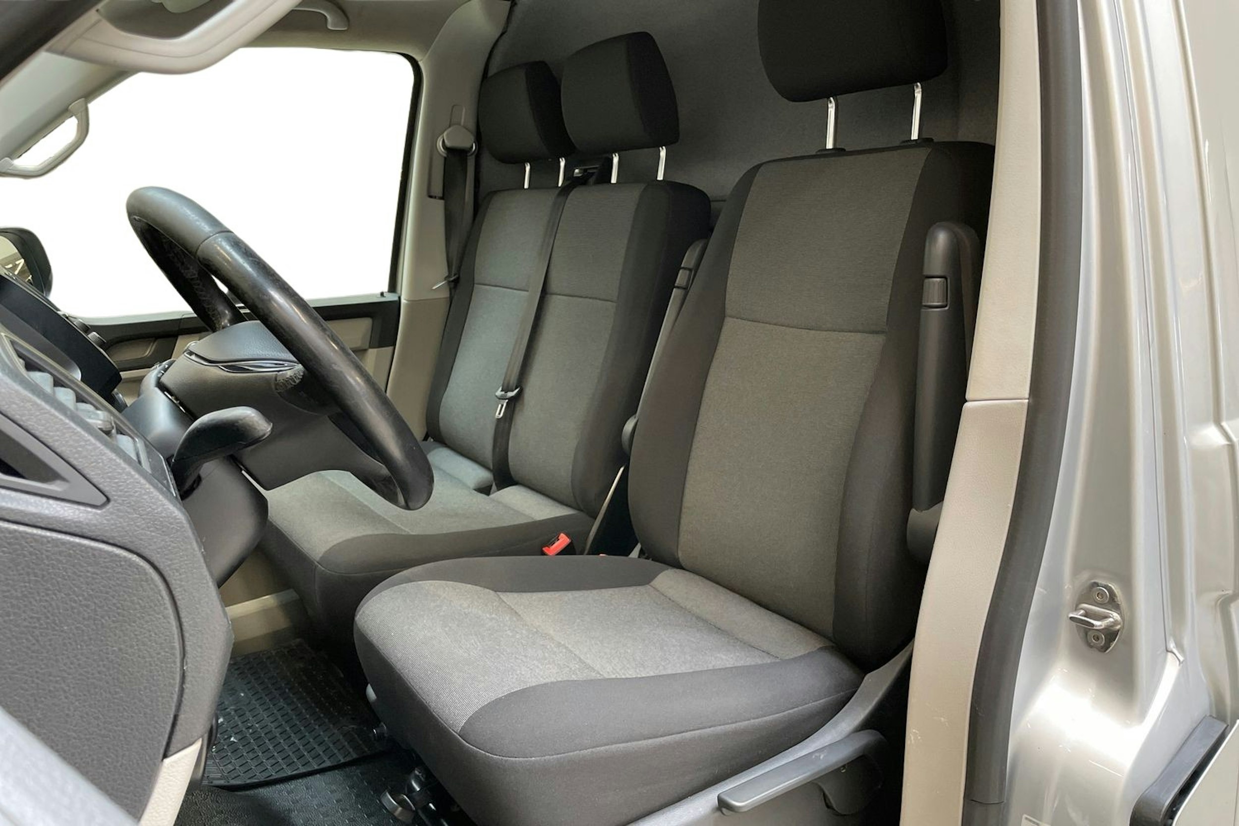 hopea Volkswagen Transporter 2017 kuva 9.