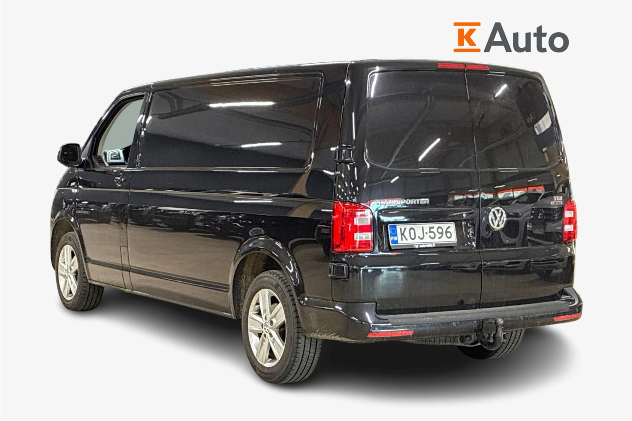 musta Volkswagen Transporter 2017 kuva 2.