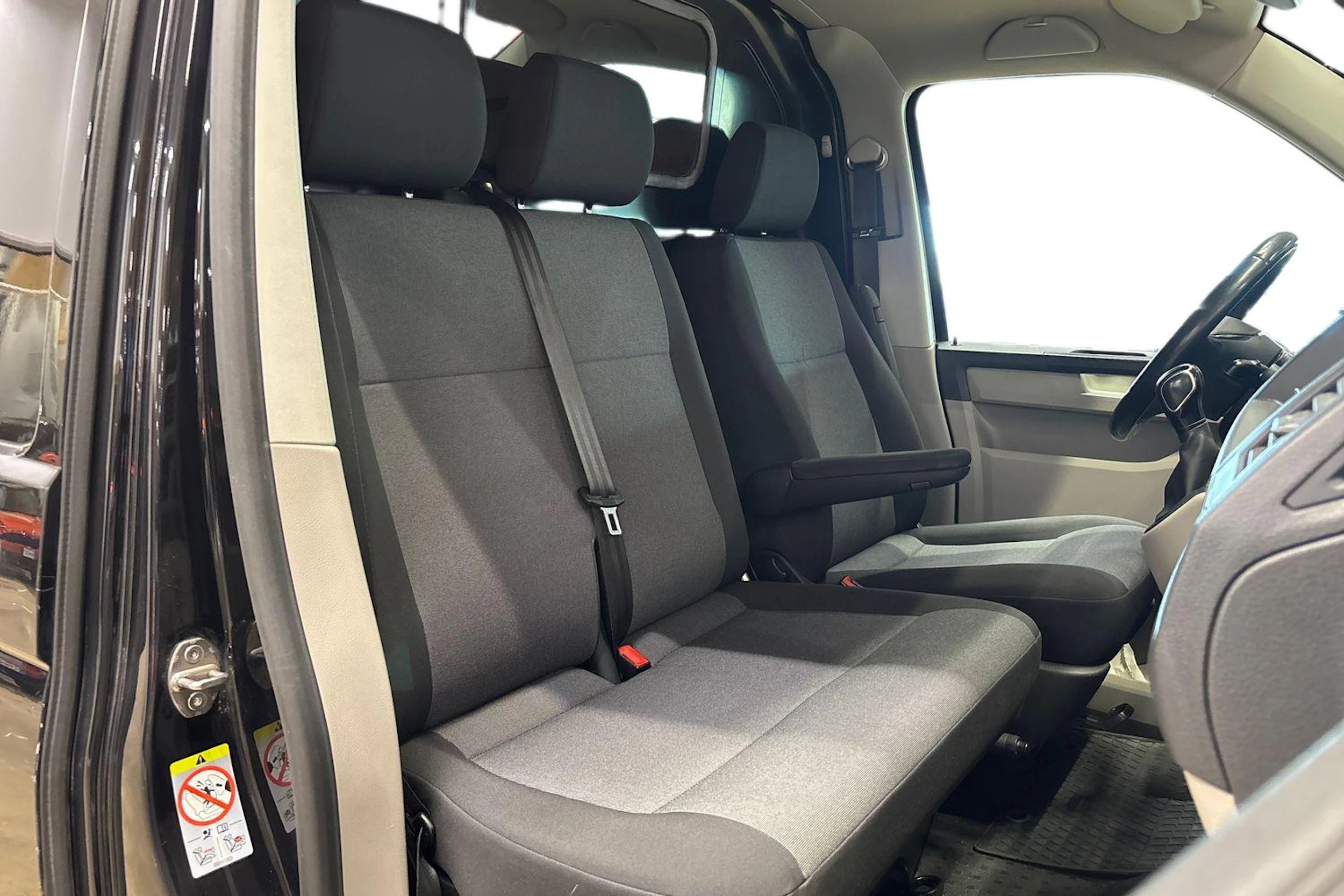 musta Volkswagen Transporter 2017 kuva 11.