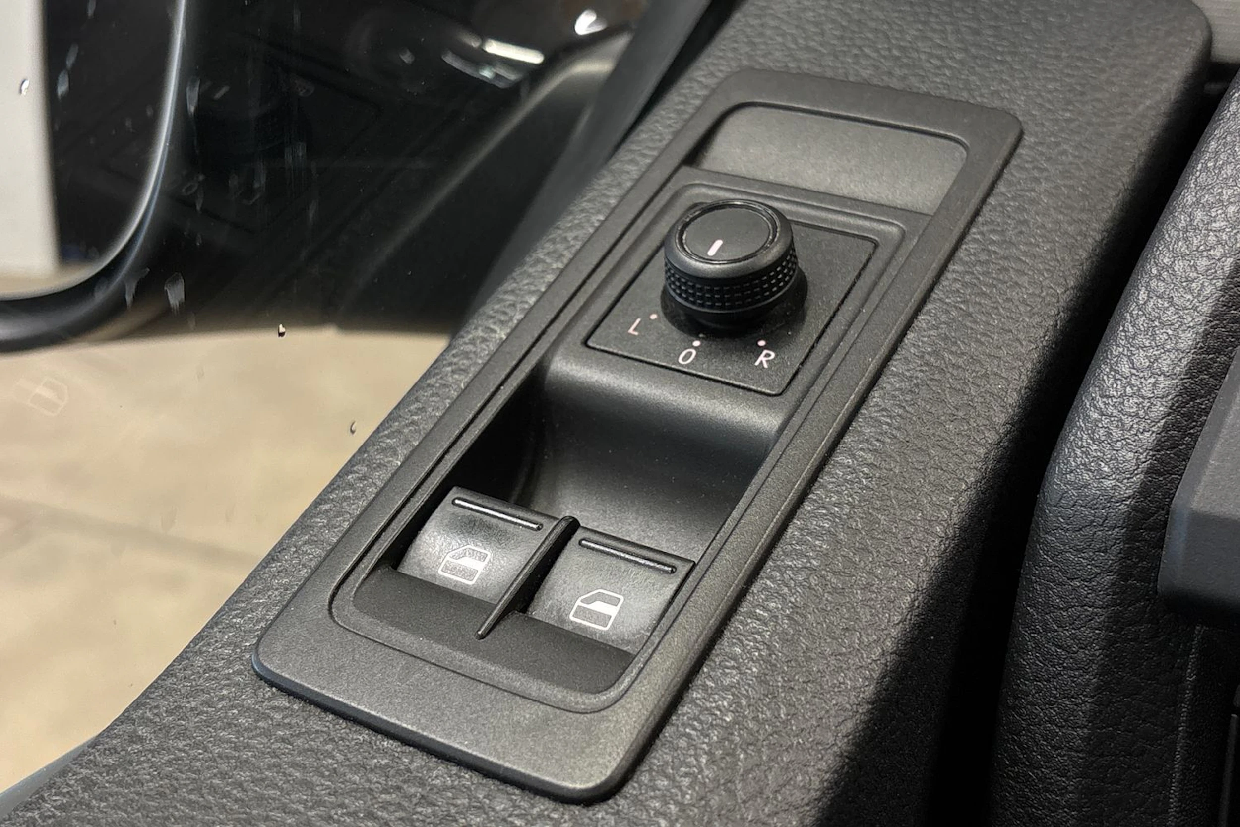 musta Volkswagen Transporter 2017 kuva 13.
