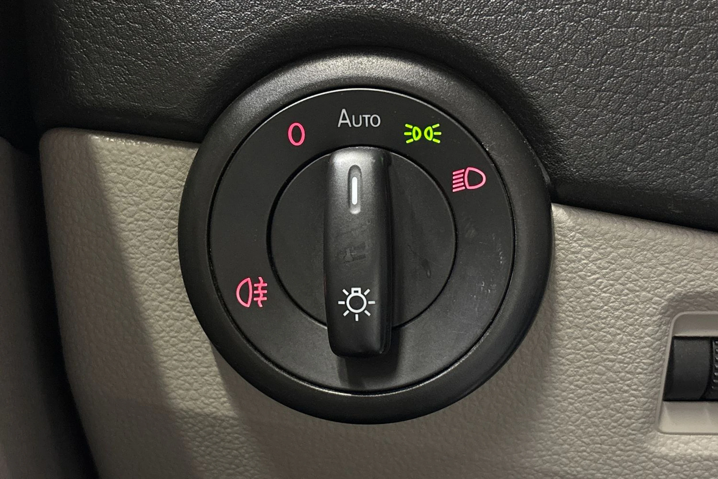 musta Volkswagen Transporter 2017 kuva 15.