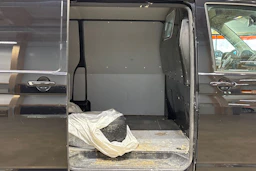 musta Volkswagen Transporter 2017 kuva 27.