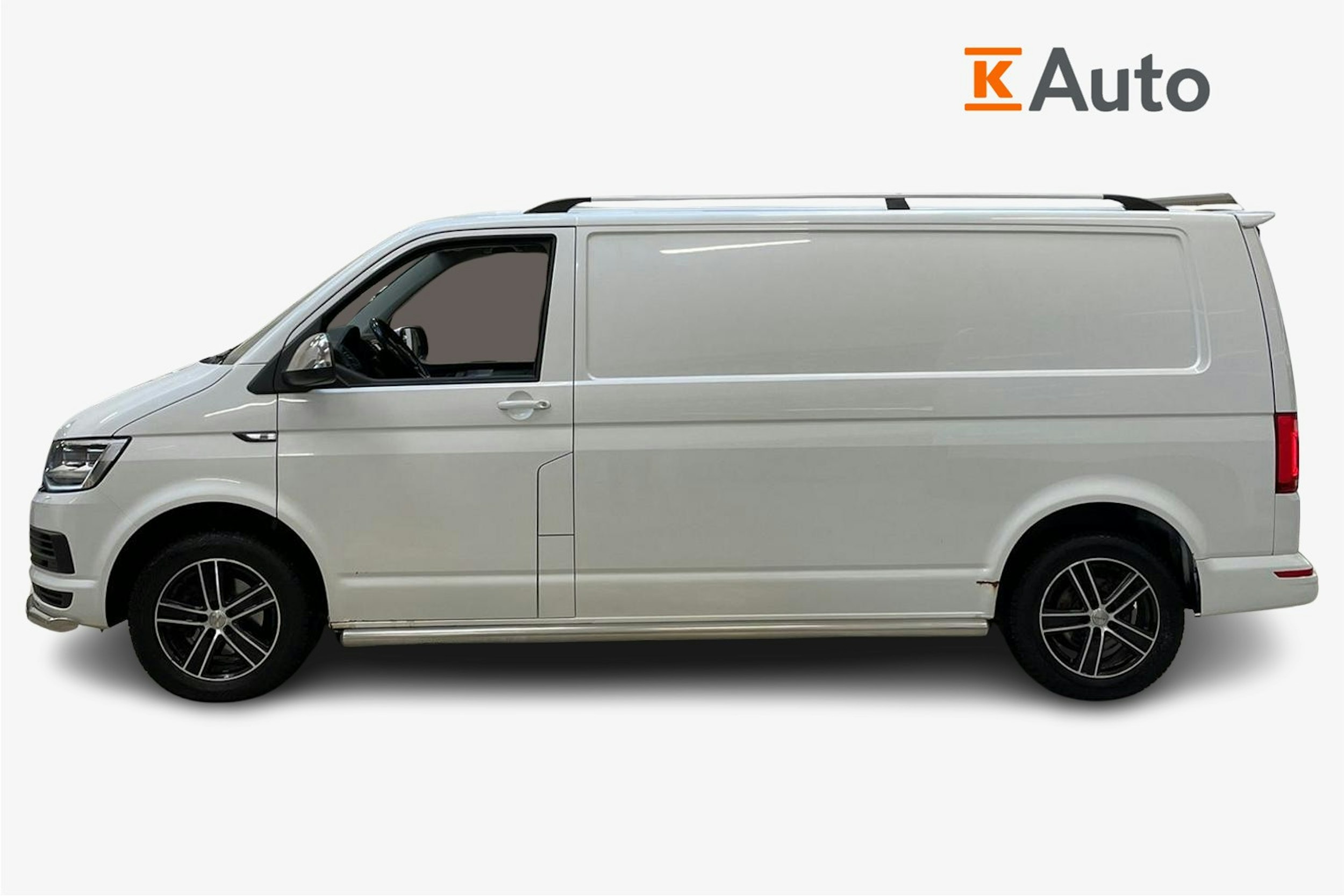 valkoinen Volkswagen Transporter 2017 kuva 7.