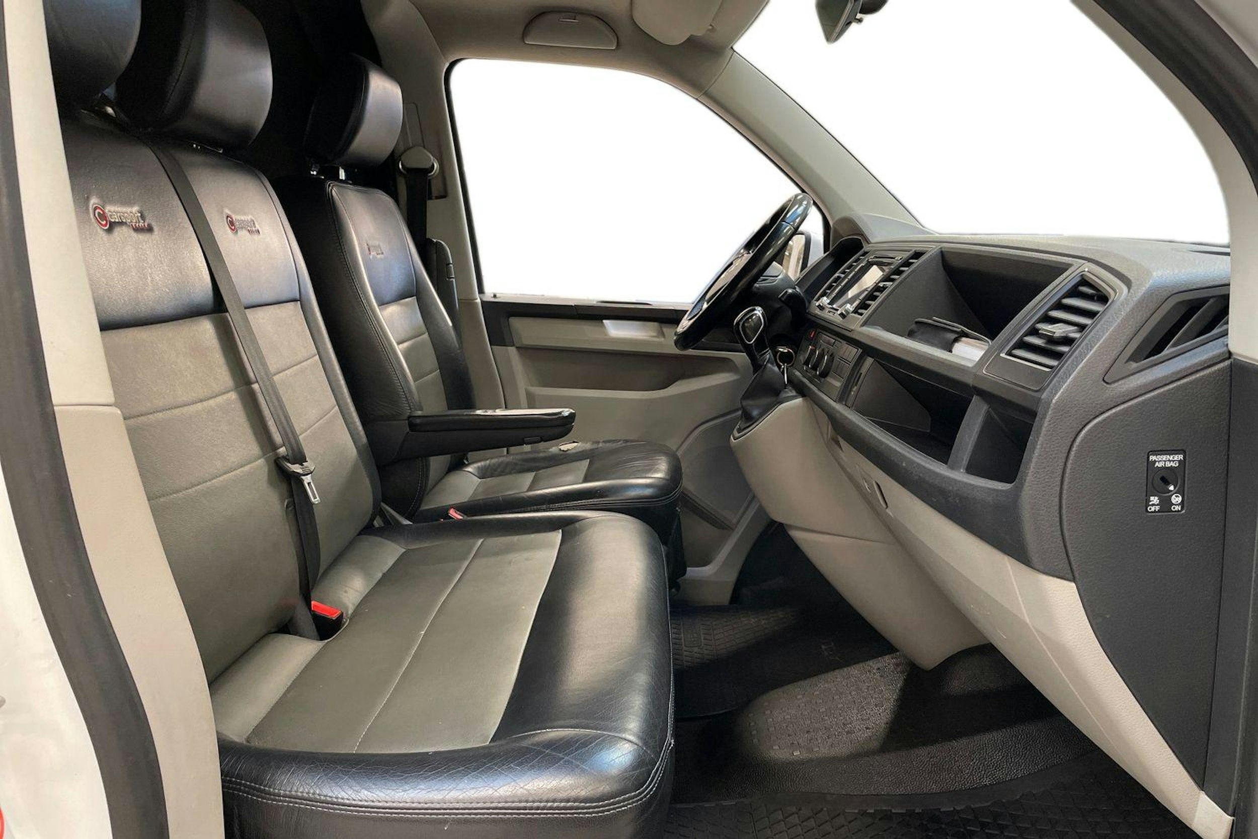 valkoinen Volkswagen Transporter 2017 kuva 11.