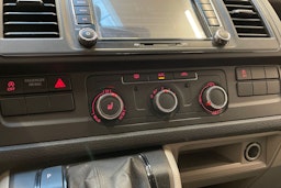 valkoinen Volkswagen Transporter 2017 kuva 20.