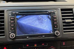 valkoinen Volkswagen Transporter 2017 kuva 21.