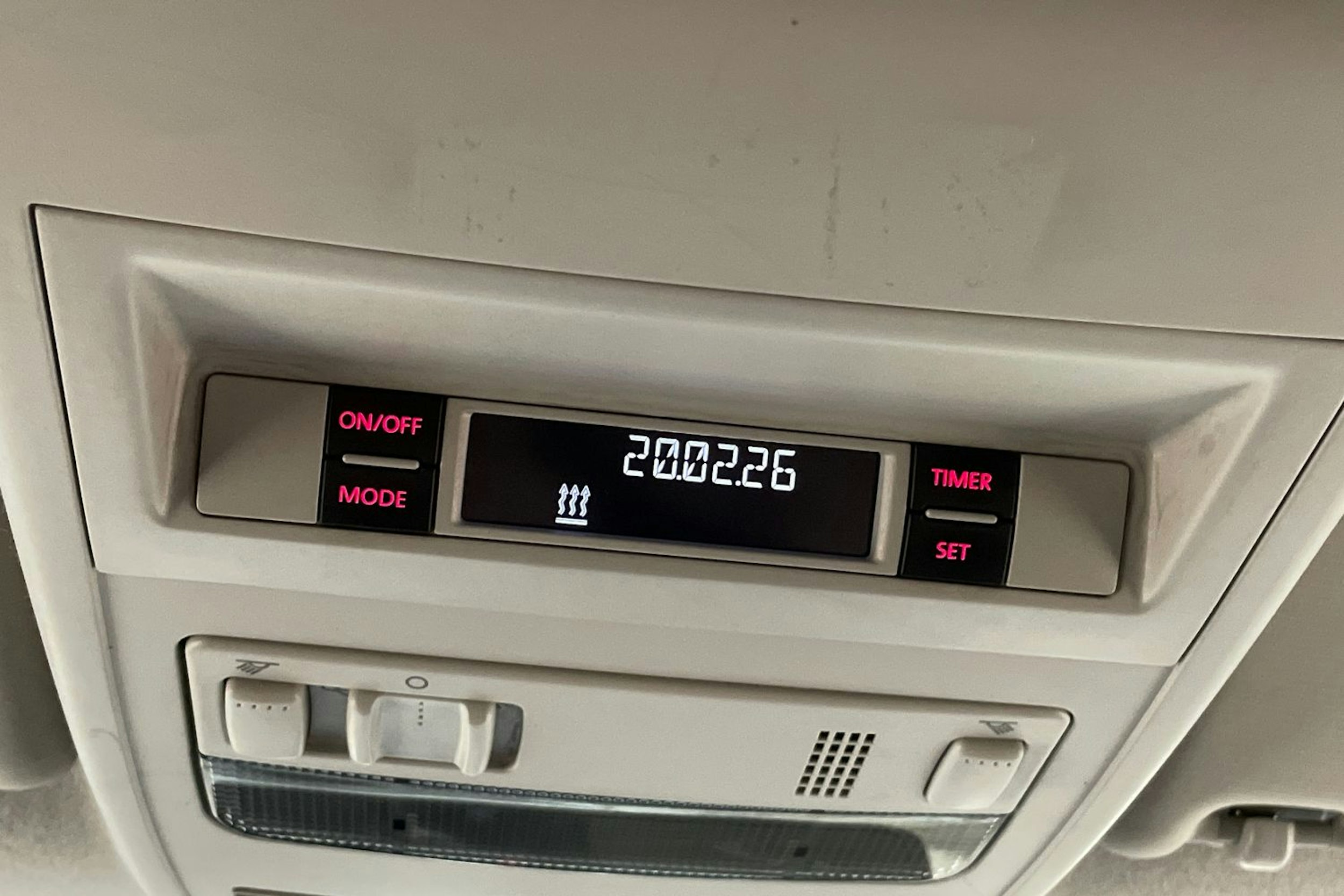 valkoinen Volkswagen Transporter 2017 kuva 23.