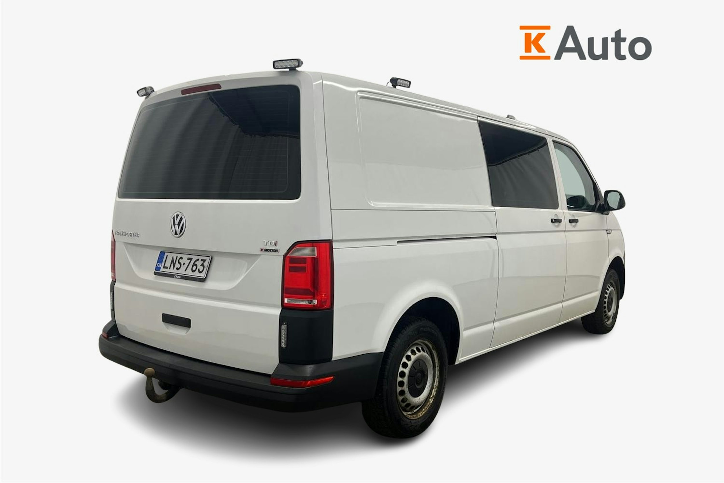 valkoinen Volkswagen Transporter 2017 kuva 2.
