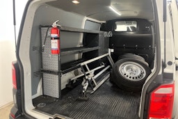 valkoinen Volkswagen Transporter 2017 kuva 15.