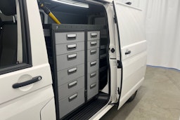 valkoinen Volkswagen Transporter 2017 kuva 19.