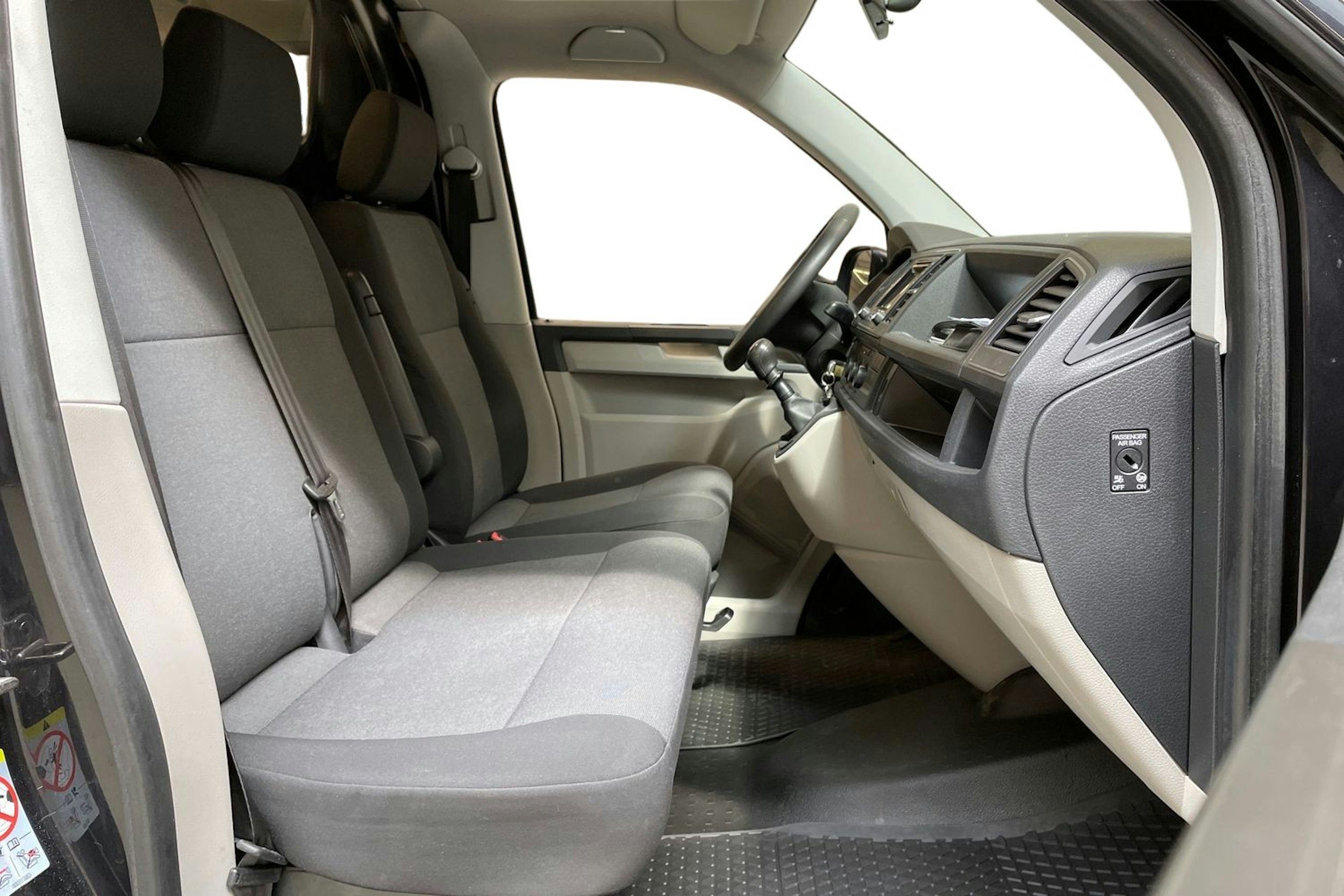 musta Volkswagen Transporter 2017 kuva 10.