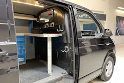 musta Volkswagen Transporter 2017 kuva 16.