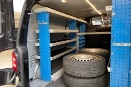 musta Volkswagen Transporter 2017 kuva 18.
