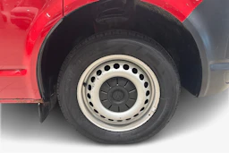 punainen Volkswagen Transporter 2017 kuva 12.