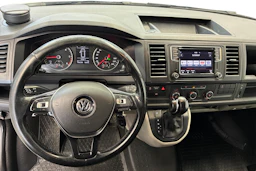 valkoinen Volkswagen Transporter 2017 kuva 7.