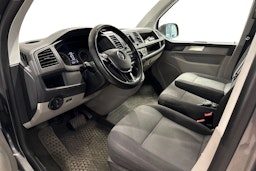 harmaa Volkswagen Transporter 2017 kuva 3.