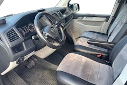 sininen Volkswagen Transporter 2017 kuva 3.
