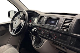sininen Volkswagen Transporter 2018 kuva 10.
