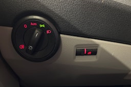 sininen Volkswagen Transporter 2018 kuva 17.