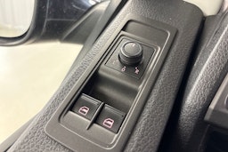 sininen Volkswagen Transporter 2018 kuva 18.