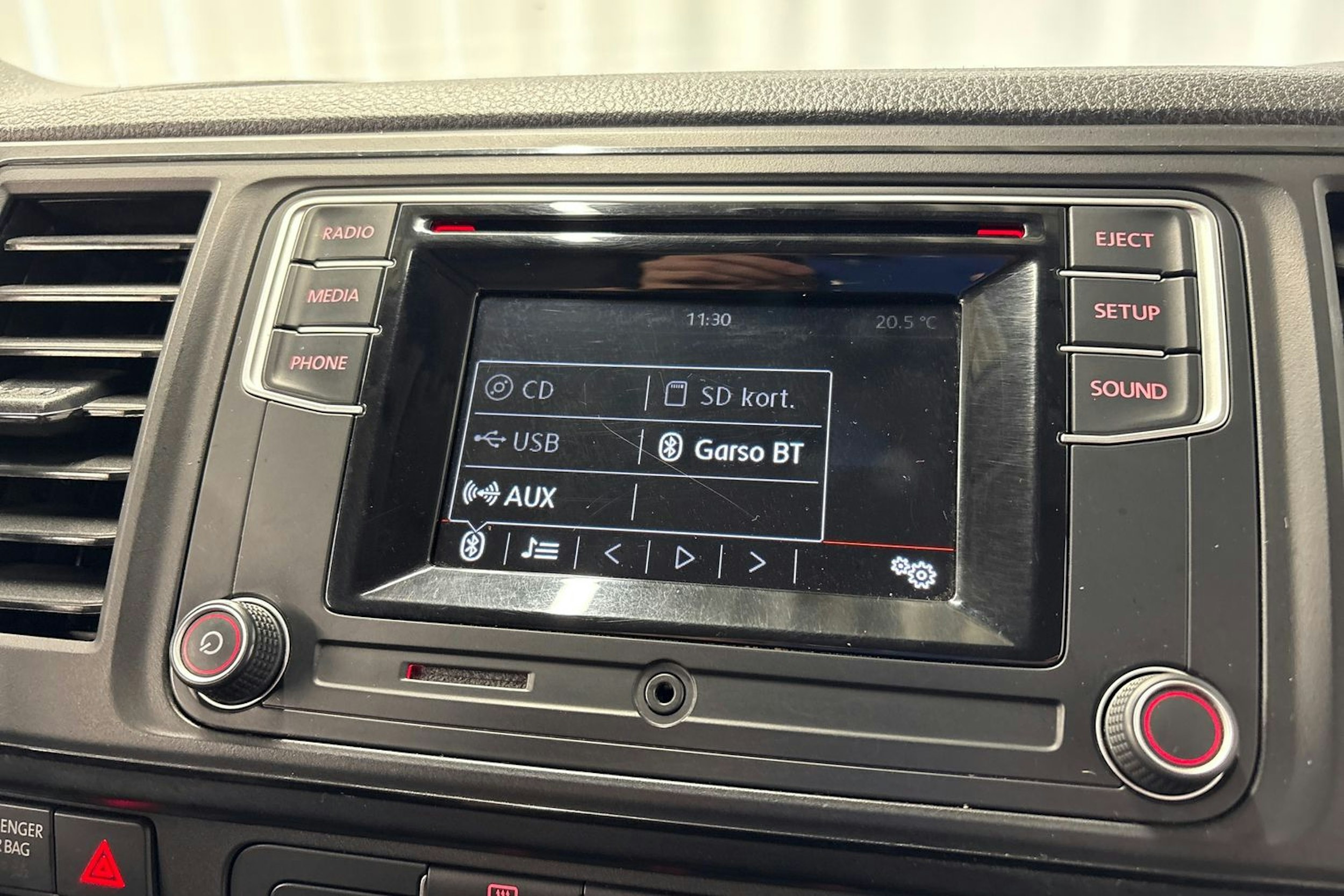sininen Volkswagen Transporter 2018 kuva 20.