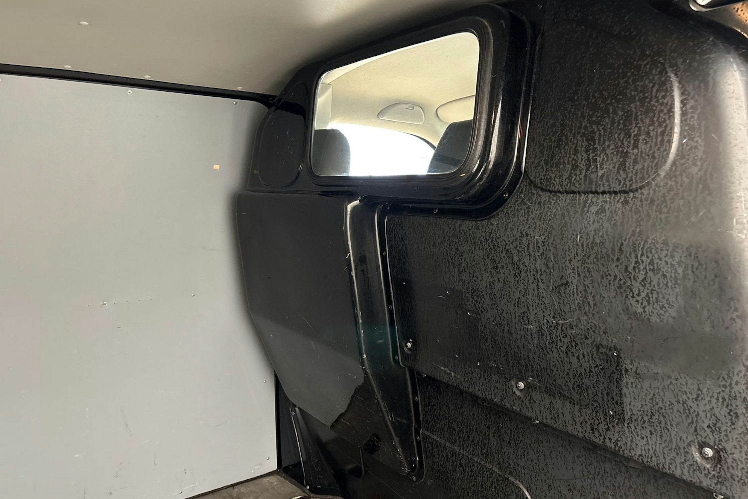 sininen Volkswagen Transporter 2018 kuva 24.