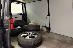sininen Volkswagen Transporter 2018 kuva 25.