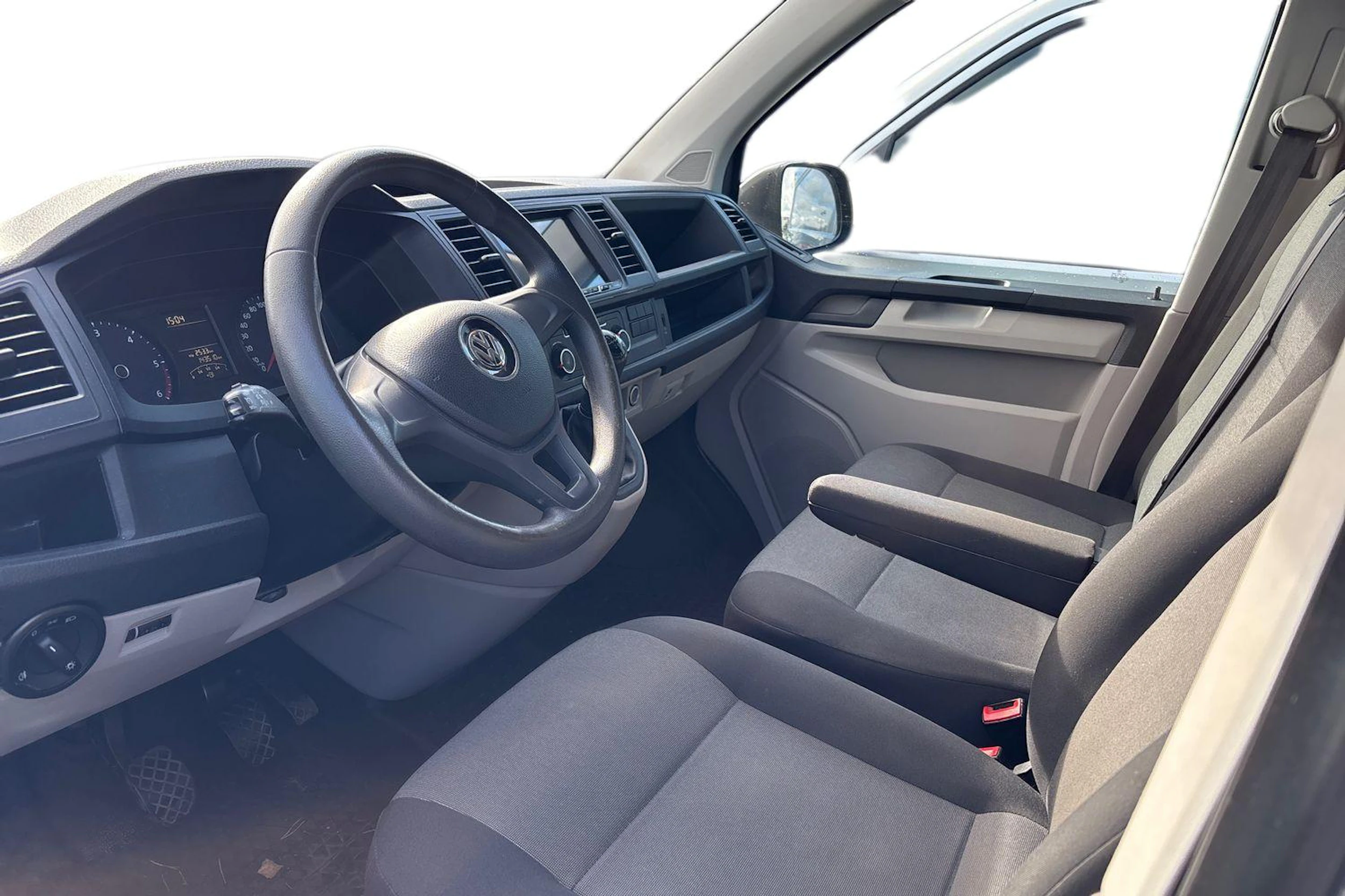 harmaa Volkswagen Transporter 2017 kuva 3.
