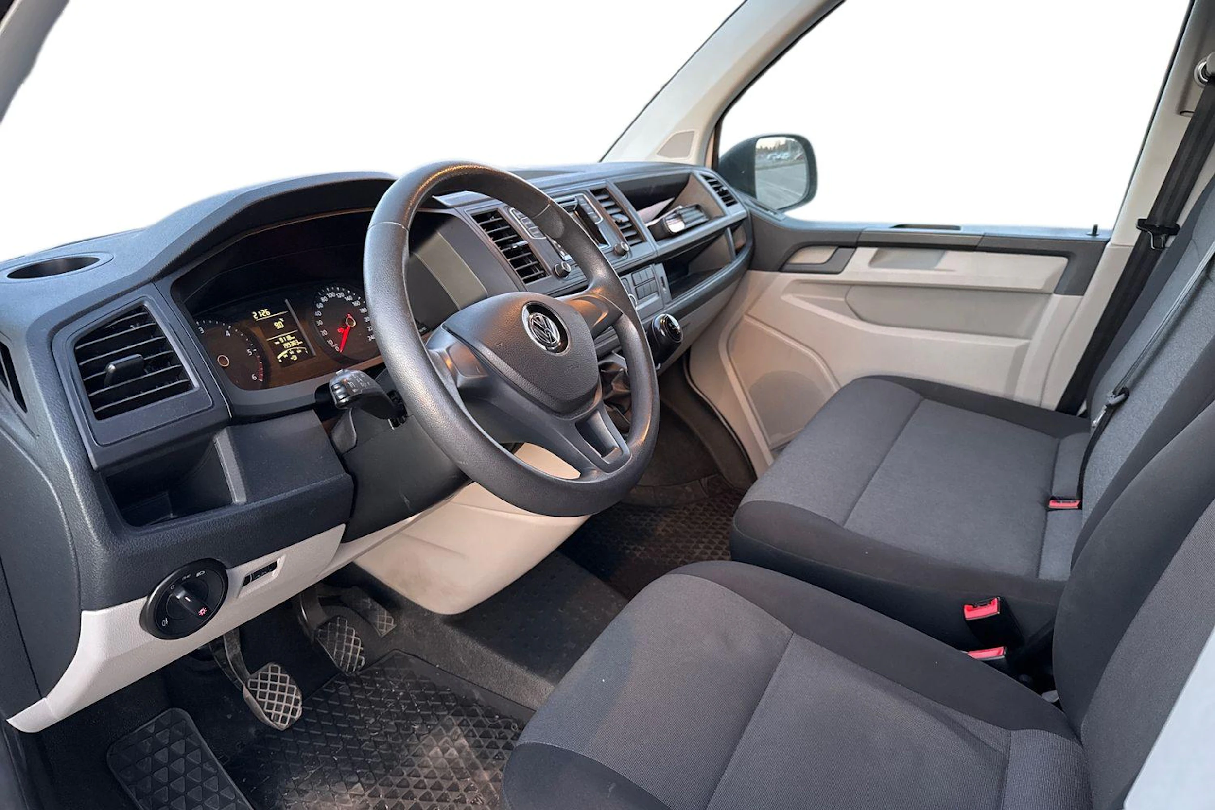 valkoinen Volkswagen Transporter 2017 kuva 3.