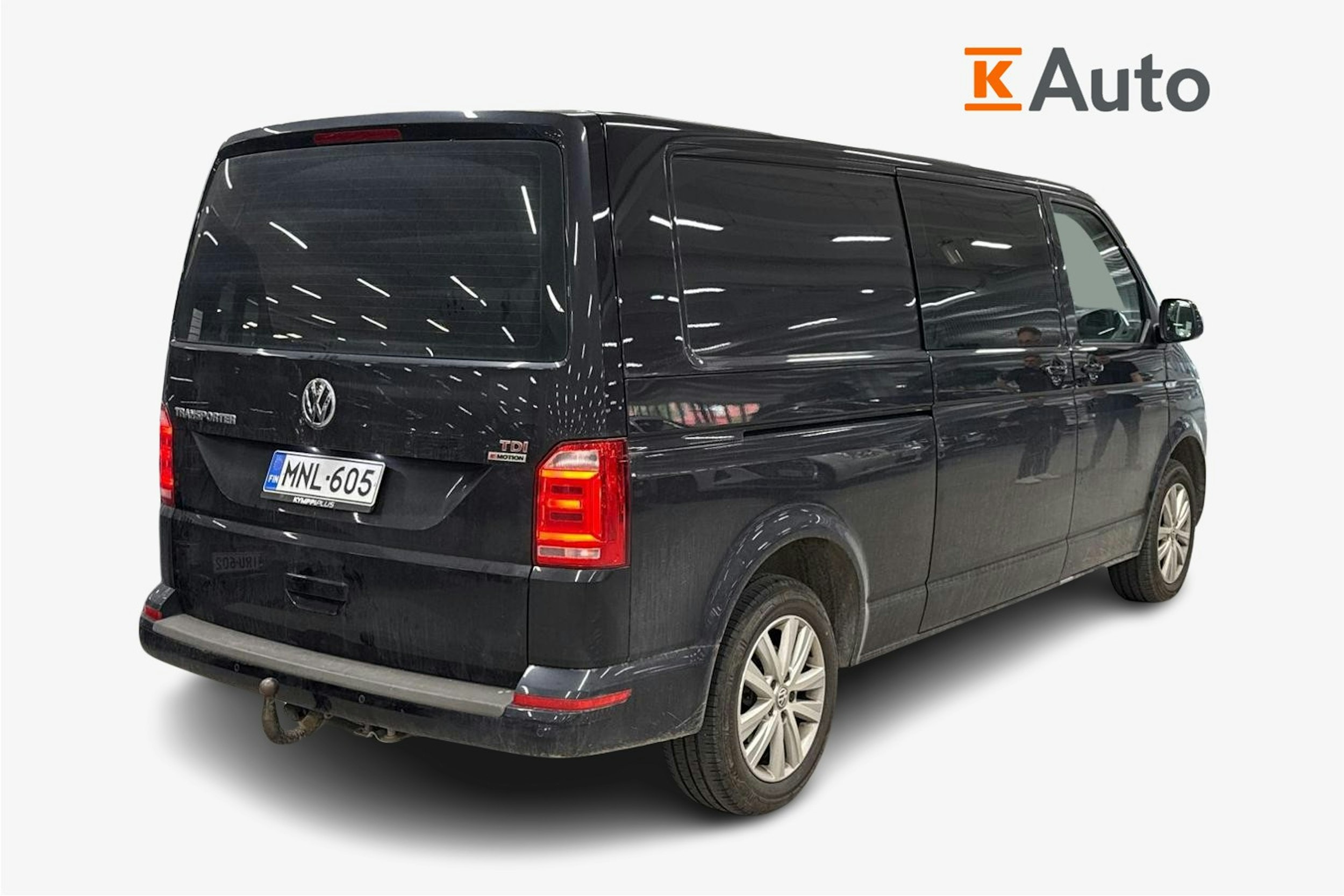 musta Volkswagen Transporter 2017 kuva 2.