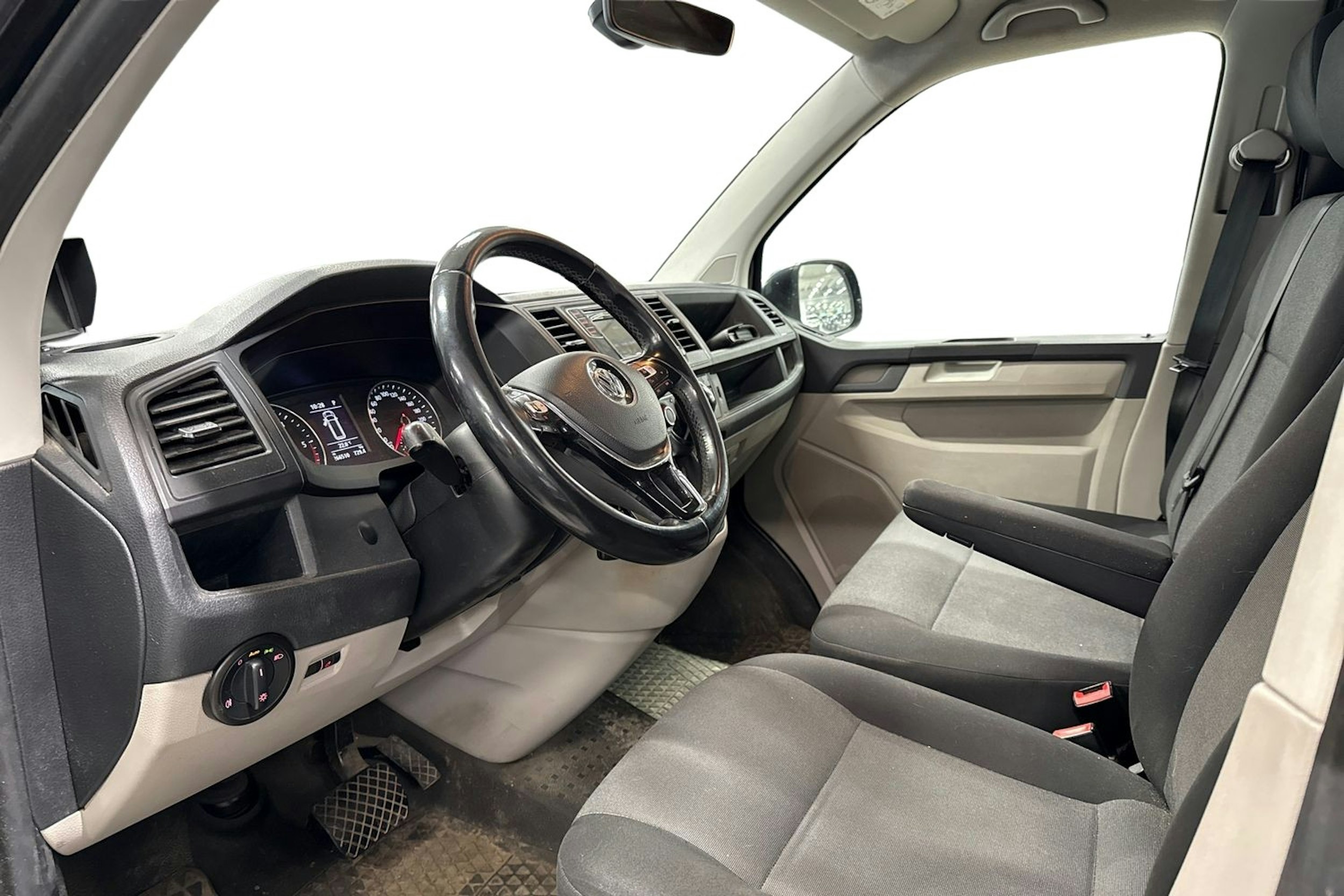 musta Volkswagen Transporter 2017 kuva 3.