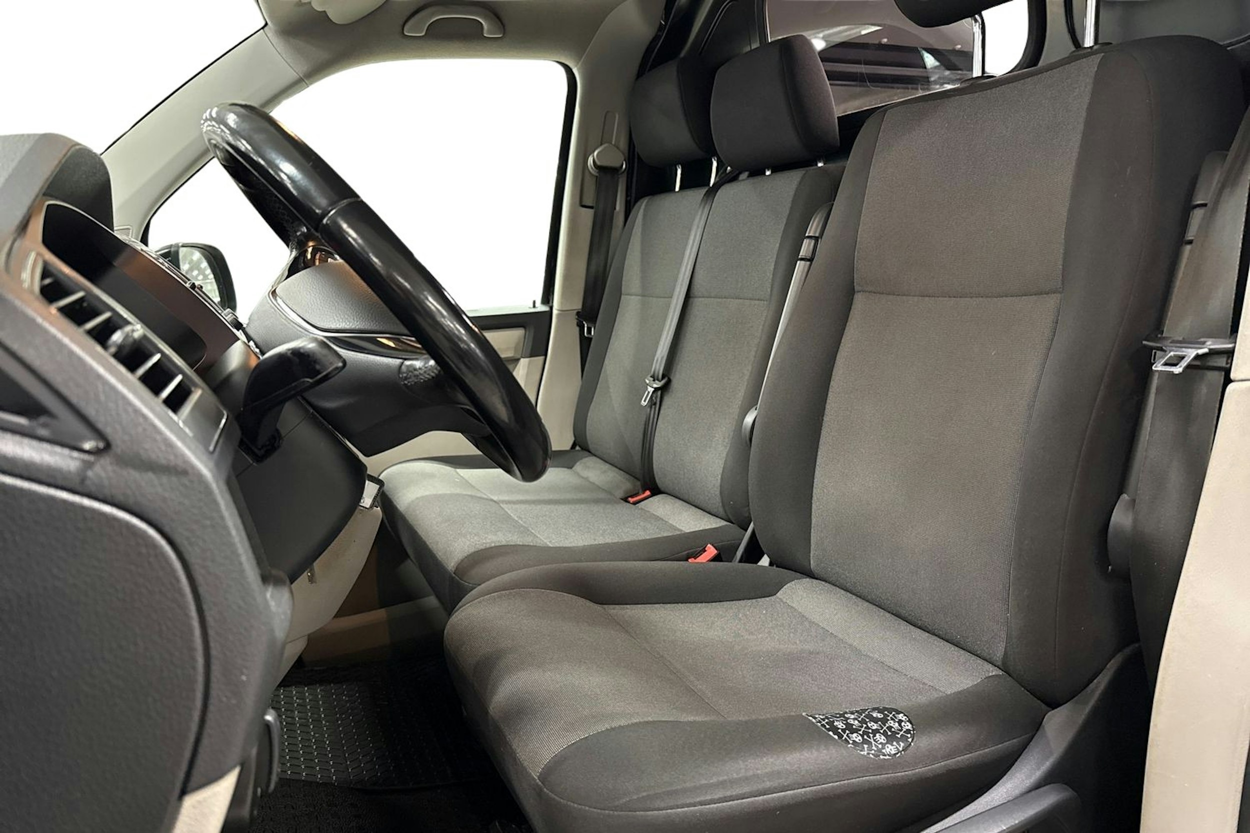 musta Volkswagen Transporter 2017 kuva 6.