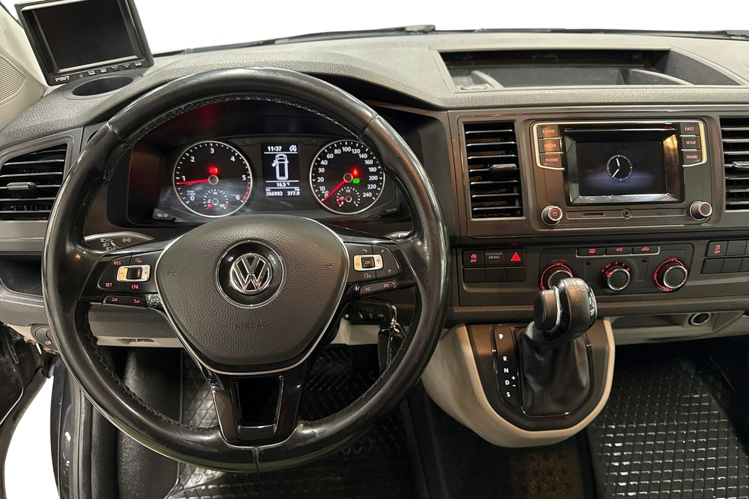 musta Volkswagen Transporter 2017 kuva 7.