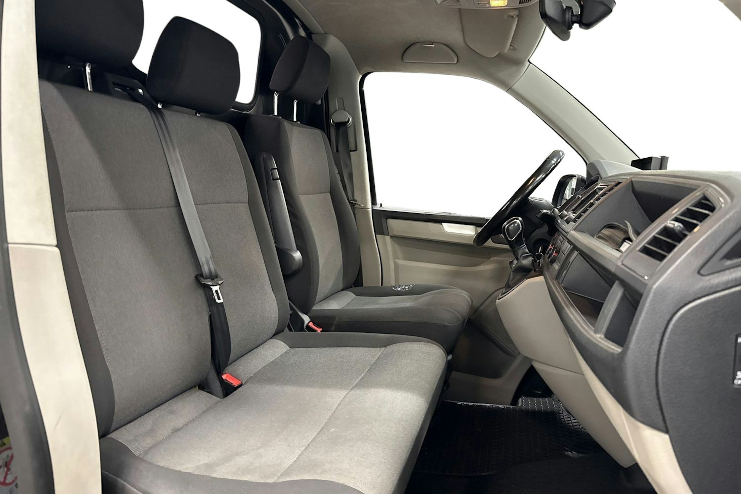 musta Volkswagen Transporter 2017 kuva 8.