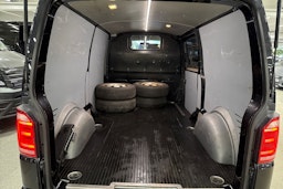 musta Volkswagen Transporter 2017 kuva 11.