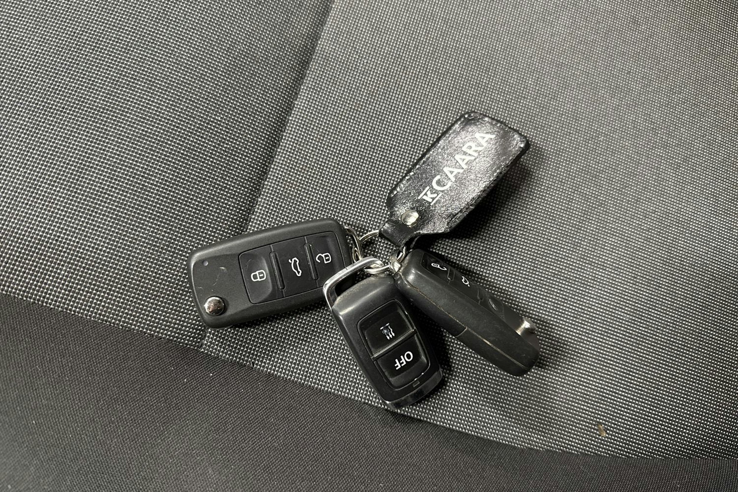musta Volkswagen Transporter 2017 kuva 18.